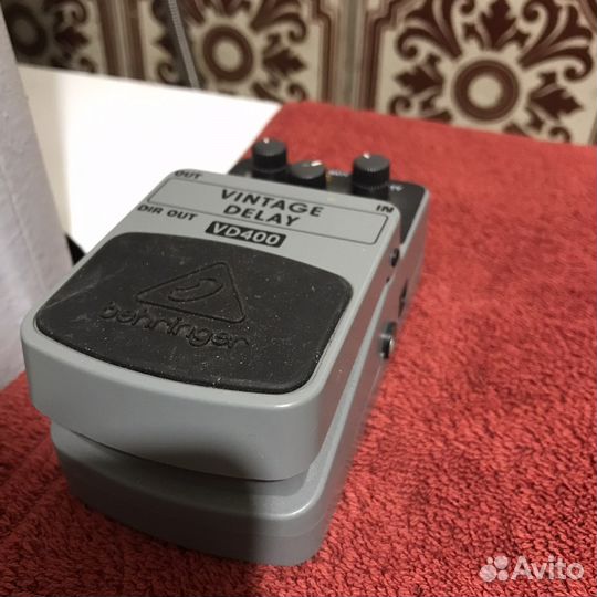 Гитарная педаль benringer vintage delay