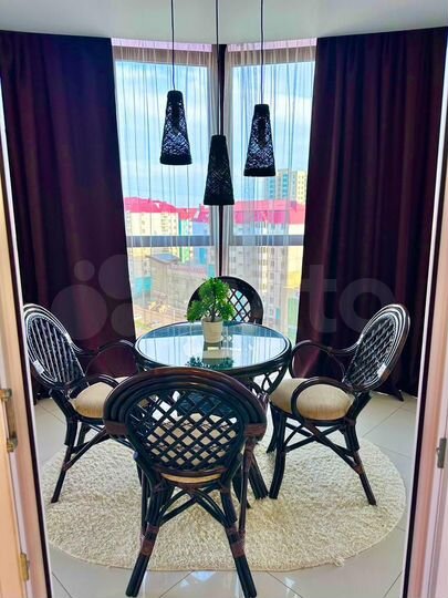 2-к. квартира, 87 м², 10/12 эт.