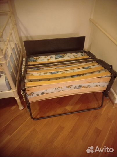 Раскладушка-столик с матрасом