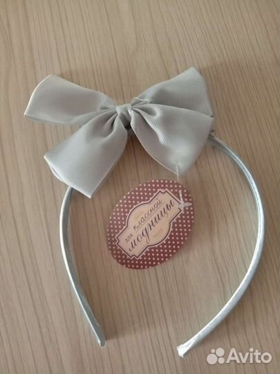 Два ободка со стразами и с бантом за 100