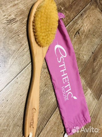 Массажная щетка