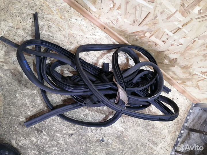 Уплотнитель Двери Рено Дастер 1