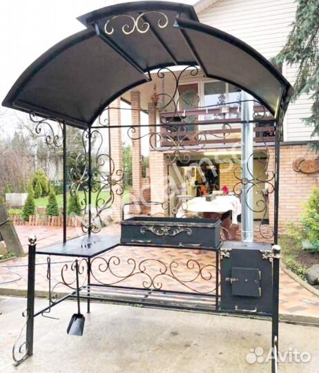 Мангал с крышей