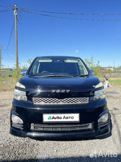 Toyota Voxy 2.0 CVT, 2010, 147 500 км