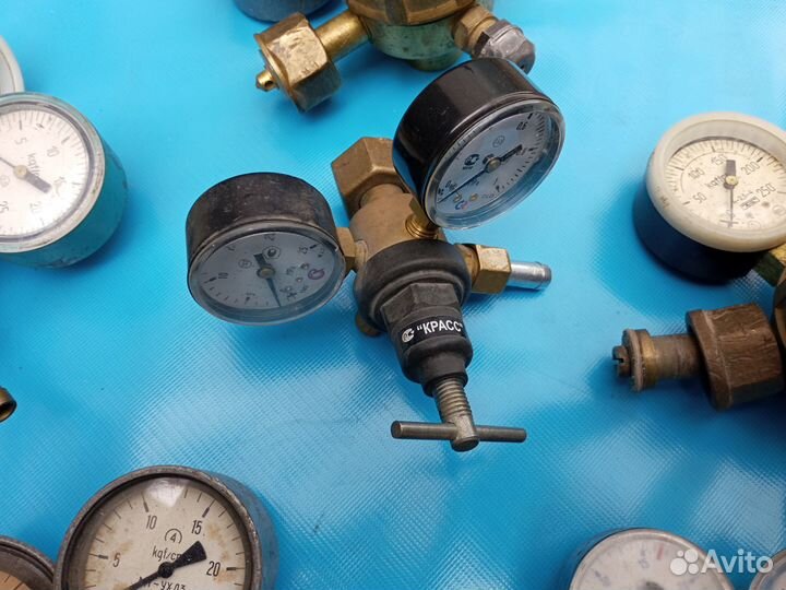 Редуктора дкп-1-65, бко-50-4, манометры, запчасти