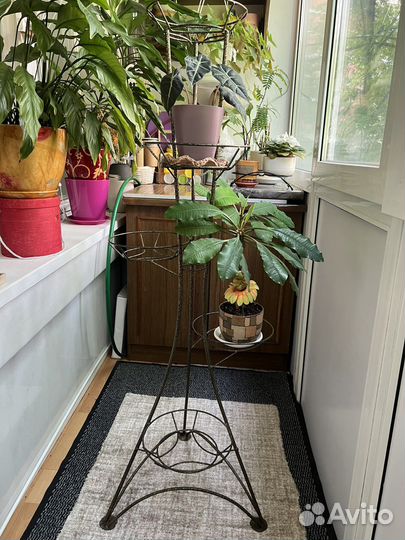 Подставка для цветов напольная металлическая