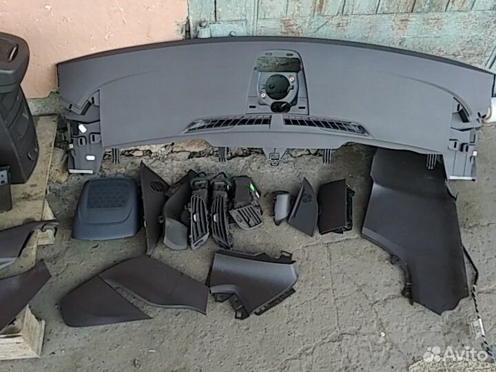 Пластик панели Opel Zafira C коричневый