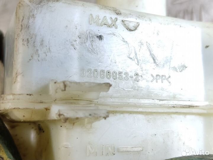 Бачок главного тормозного цилиндра Range rover 200