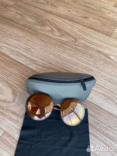 Солнечные очки женские emporio armani