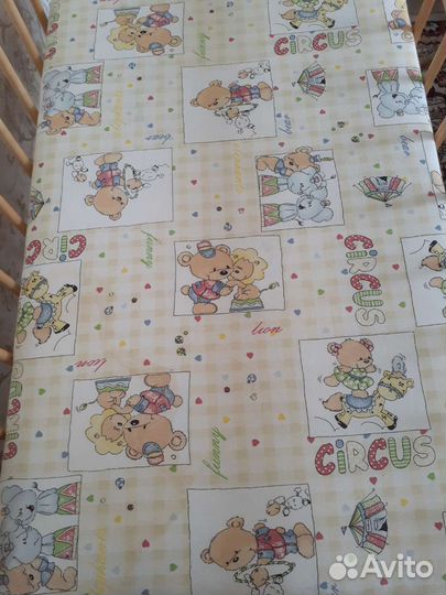 Детская кровать с маятником