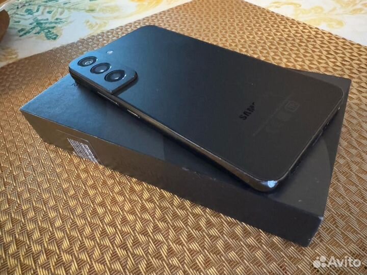 Samsung Galaxy S22, 8/128 ГБ