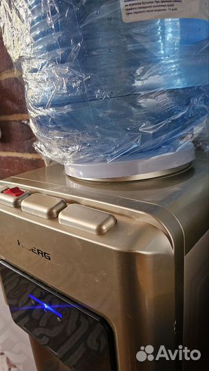 Кулер для воды напольный