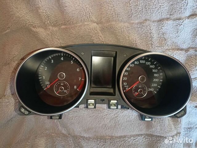 Панель приборов VW Golf 6