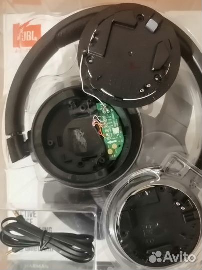 Беспроводные наушники jbl 600BT