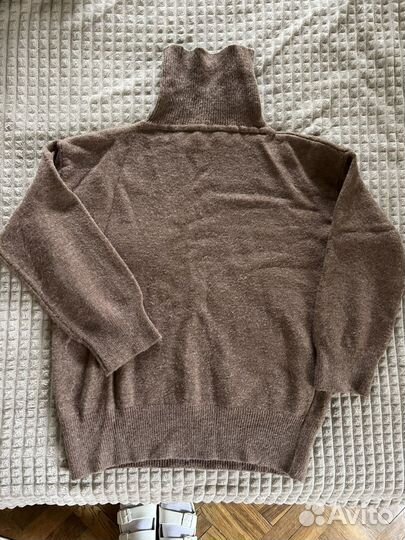 Свитер с высоким горлом