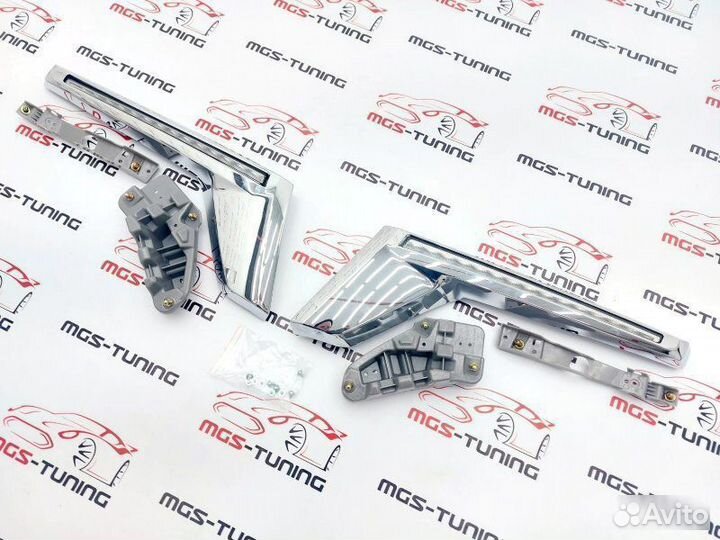 Доп бегающие поворотники в фары Land Cruiser 200