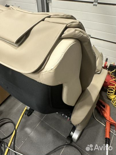 Массажное кресло