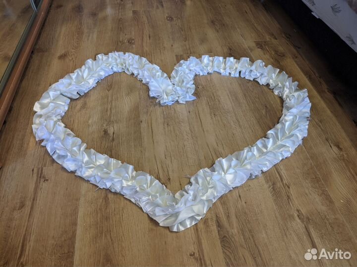 Кольца на машину свадебные. Лента на капот