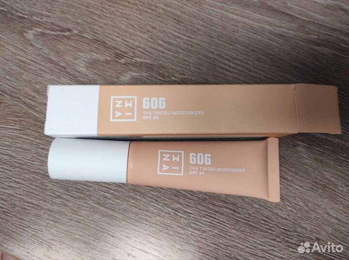 Крем увлажняющий с тональным эффектом Mina / 3ina