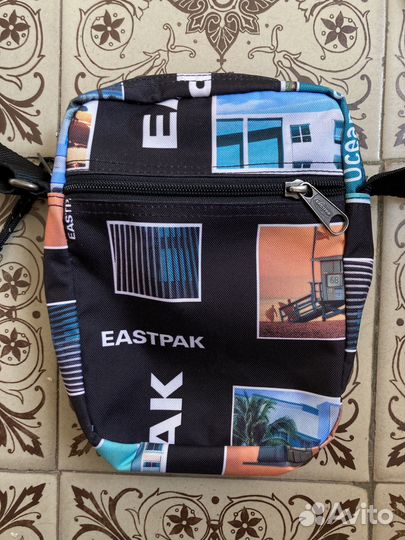 Сумка через плечо Eastpak