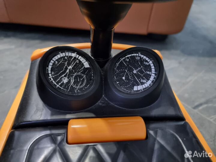 Машина каталка толокар