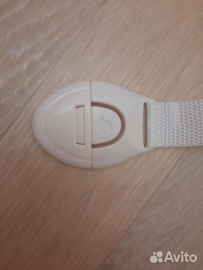 Ограничитель дверей от детей