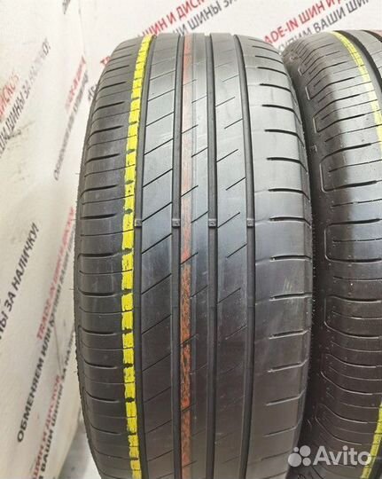 Goodyear EfficientGrip Performance 215/60 R17 96H