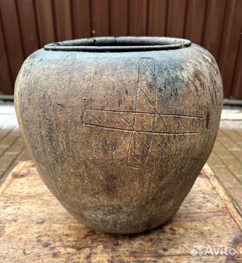 Горшок с крестом орнамент большой глиняный 19 век