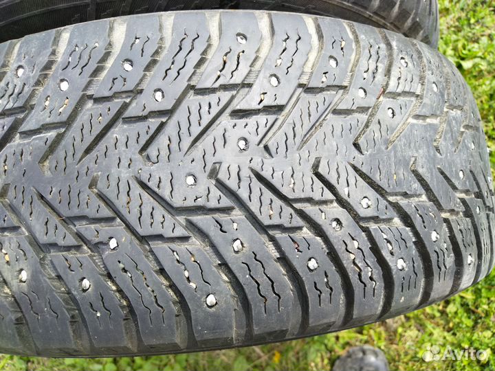 Nokian Tyres Hakkapeliitta 8 SUV 215/65 R16 102T