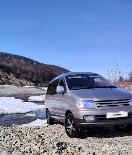 Toyota Town Ace Noah 2.0 AT, 1997, 290 000 км