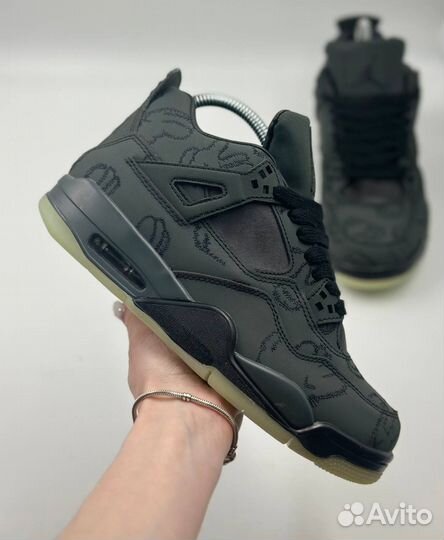 Кроссовки Nike Air Jordan 4 Retro Kaws