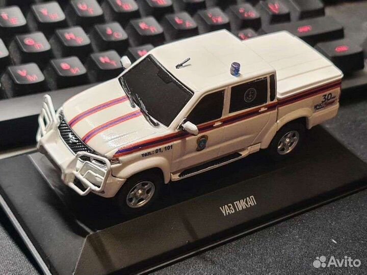 УАЗ Патриот Пикап 1/43 мчс России
