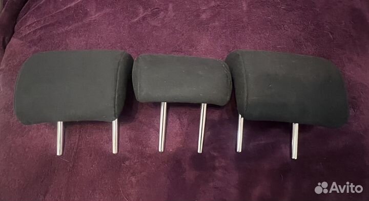 Подголовники задние на Nissan Juke