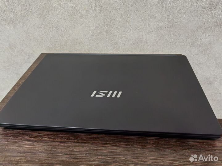 Ноутбук MSI Modern 15 B12M-211RU черный 15.6