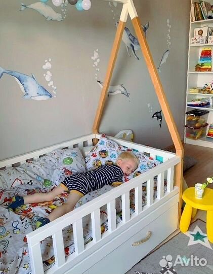 Новая детская кровать домик