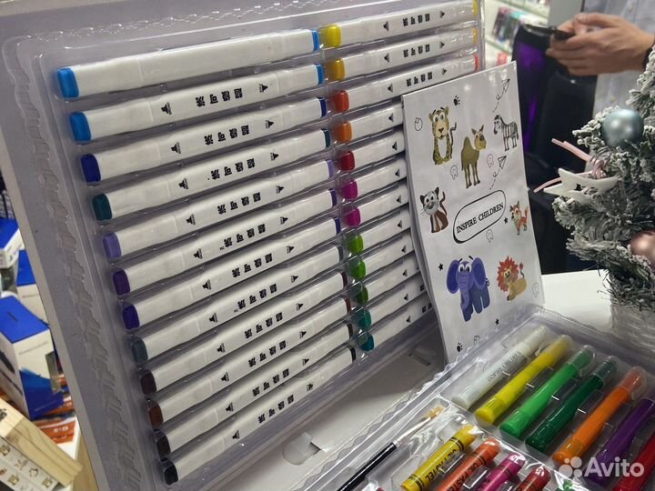 Детский чемодан творчества 48 предметов (новый)