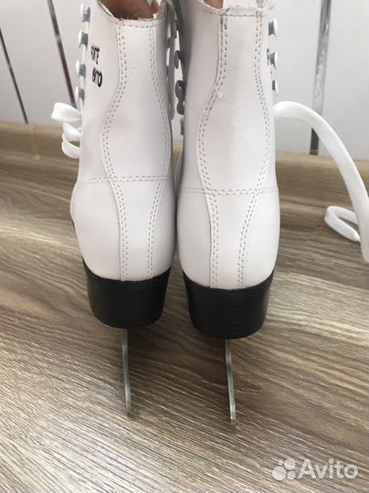 Коньки фигурные