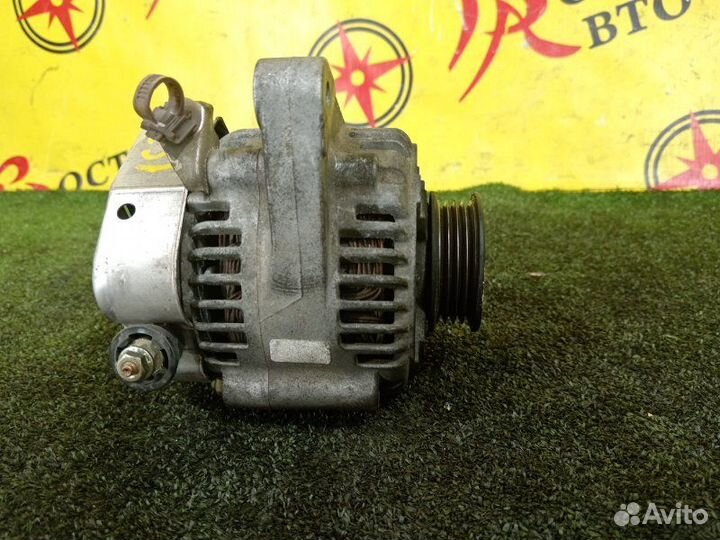 Генератор Toyota Platz SCP11-0074273 1SZ-FE 2004