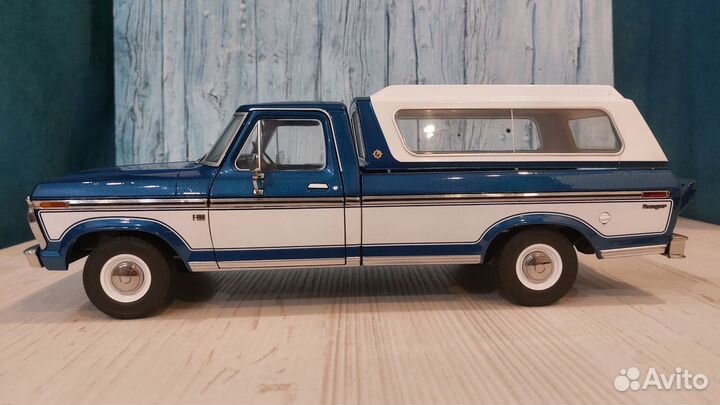 Модель 1:18 ford F-100 Pick-Up Deluxe