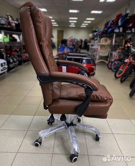 Офисное кресло руководителя