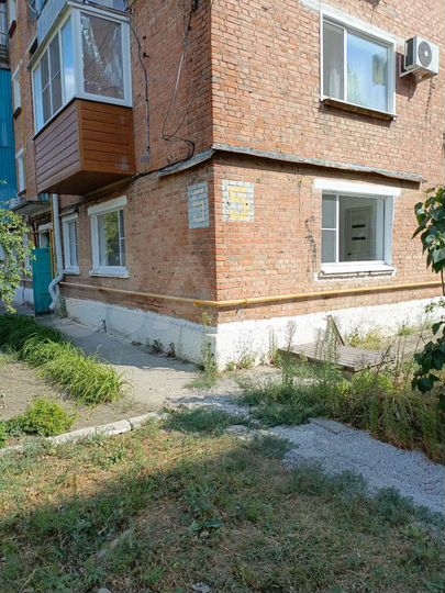 2-к. квартира, 42 м², 1/4 эт.