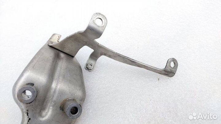 Кронштейн турбокомпрессора Mercedes-Benz E-Class