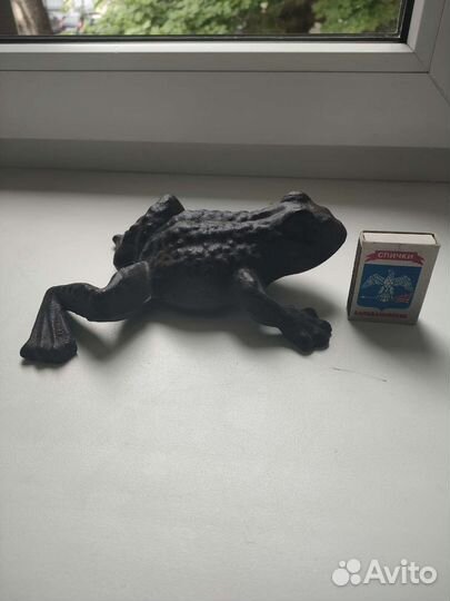 Жаба из метала