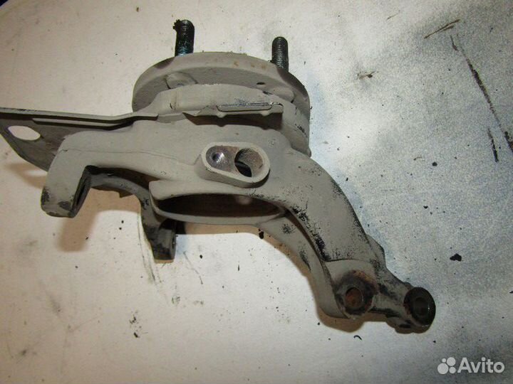 Кулак поворотный передний правый i40 2011