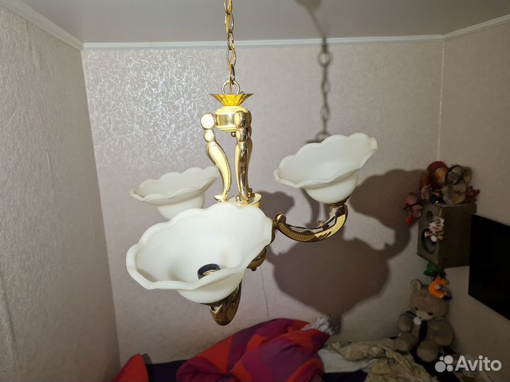 Люстра потолочная. Привезу бесплатно