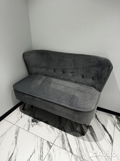 Маленький диван