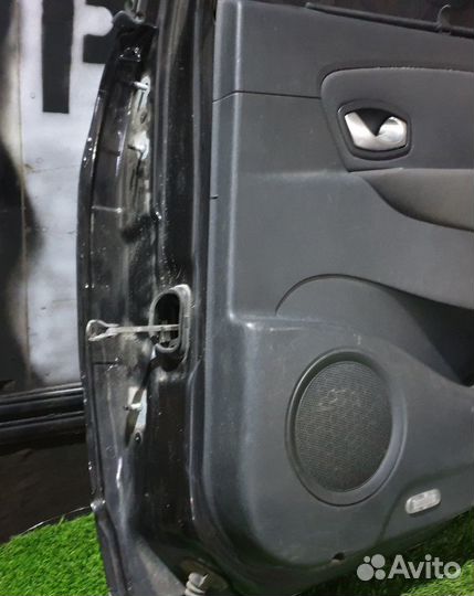 Дверь задняя правая Renault Scenic III