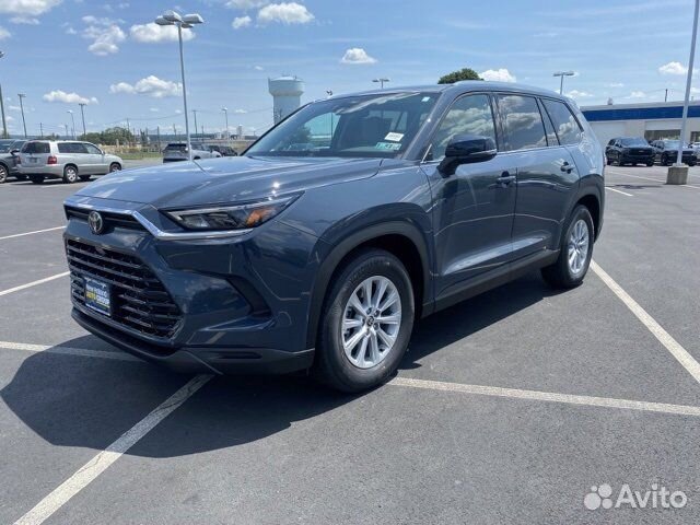 Toyota Highlander 2.4 AT, 2023, 1 км