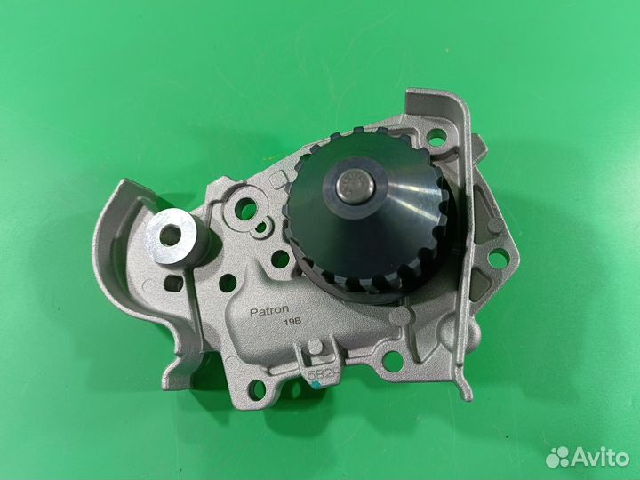 Помпа для Renault Logan