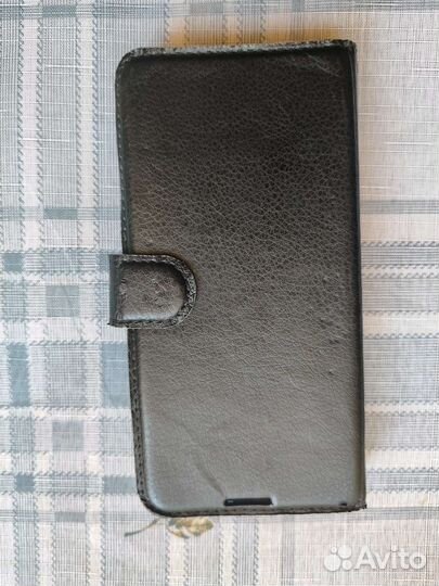 Продаю телефон honor 8S